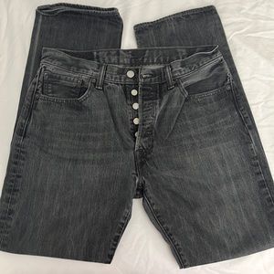 Mens Levi’s 501 button fly jeans size 32/32